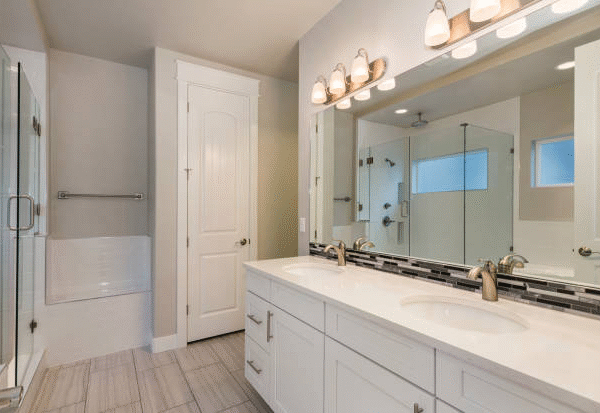 Commercial Bathroom Mirrors: Durable Solutions for Modern Spaces